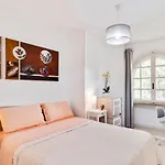 Guesthost - Flat With Private Parking And Netflix Sanremo