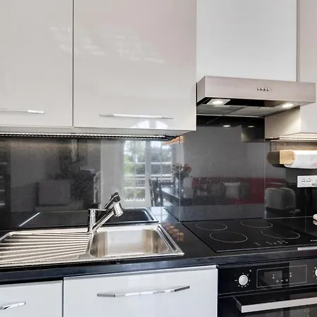 Flat With Private Parking And Netflix Apartamento Sanremo