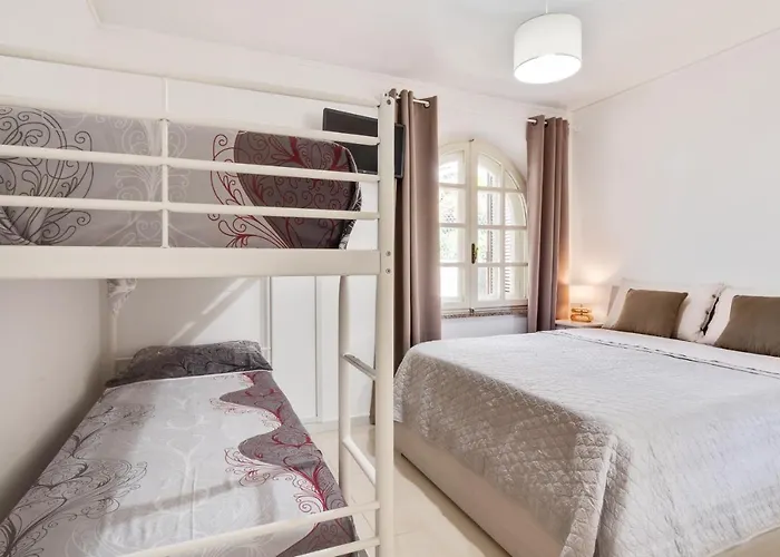 Guesthost - Flat With Private Parking And Netflix Sanremo