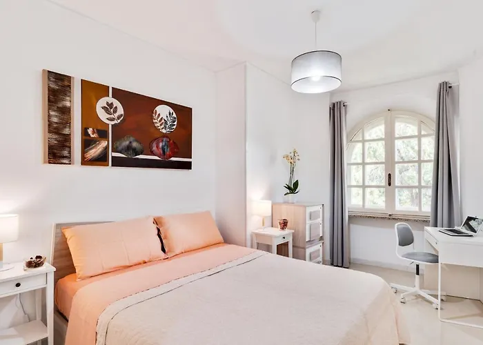 Guesthost - Flat With Private Parking And Netflix سانريمو