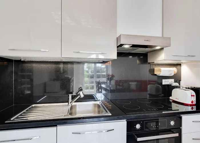 Guesthost - Flat With Private Parking And Netflix Apartment Sanremo