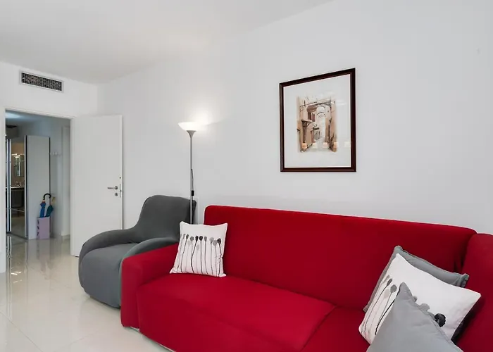 Guesthost - Flat With Private Parking And Netflix Apartment Sanremo