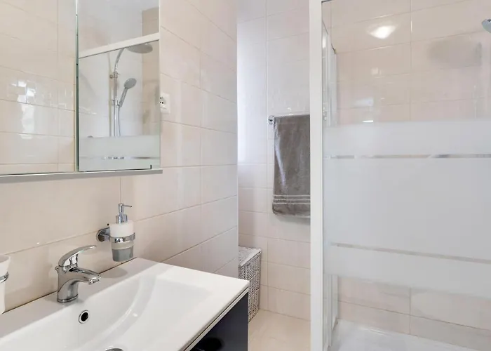 Guesthost - Flat With Private Parking And Netflix Lejlighed Sanremo